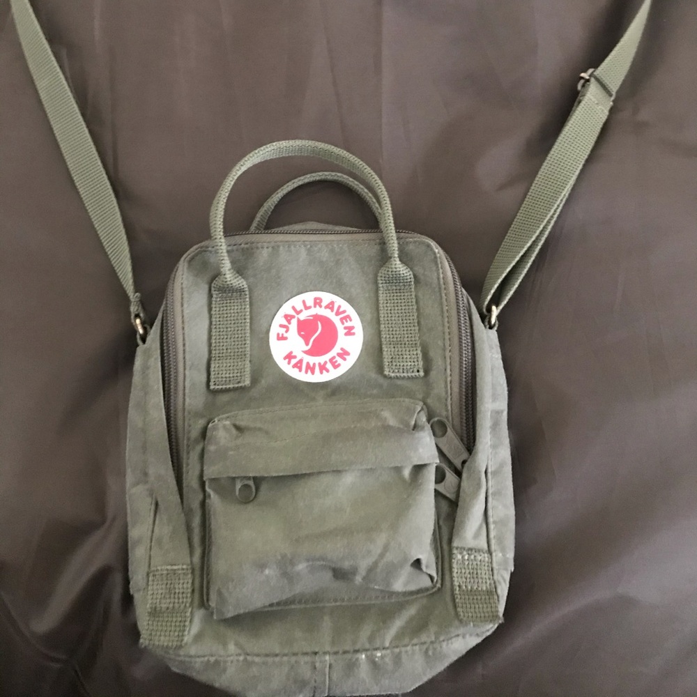 Fjallraven kanken sling bag
